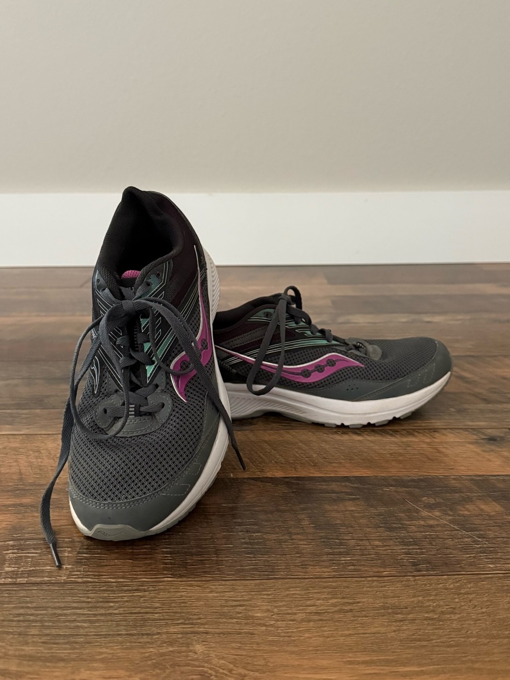 Saucony Women’s Cohesion 15 Running Shoes in Shadow/Razzle Charbon